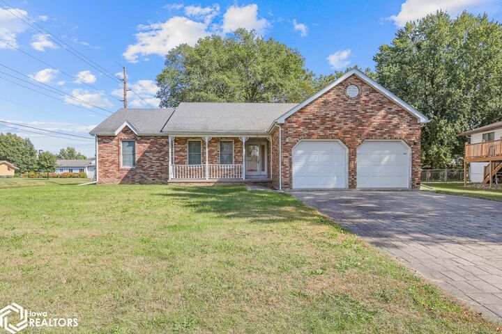 10 Bell Drive  Ottumwa IA 52501 photo