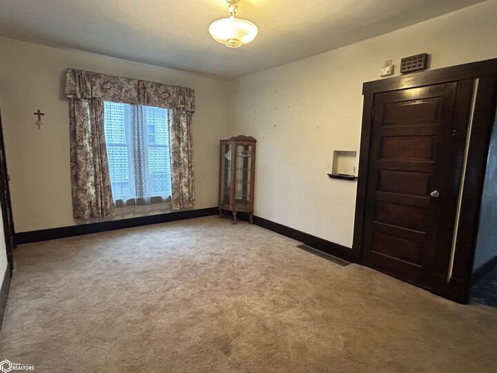 Property Photo:  112 N 5th Street  IA 50158