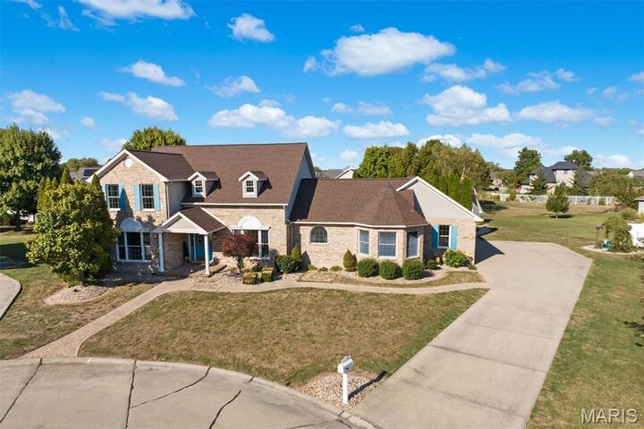 255 Regency Court  Highland IL 62249 photo