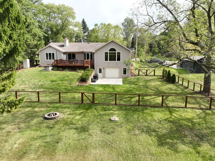 541 N Green Bay Rd  Cedarburg WI 53012 photo