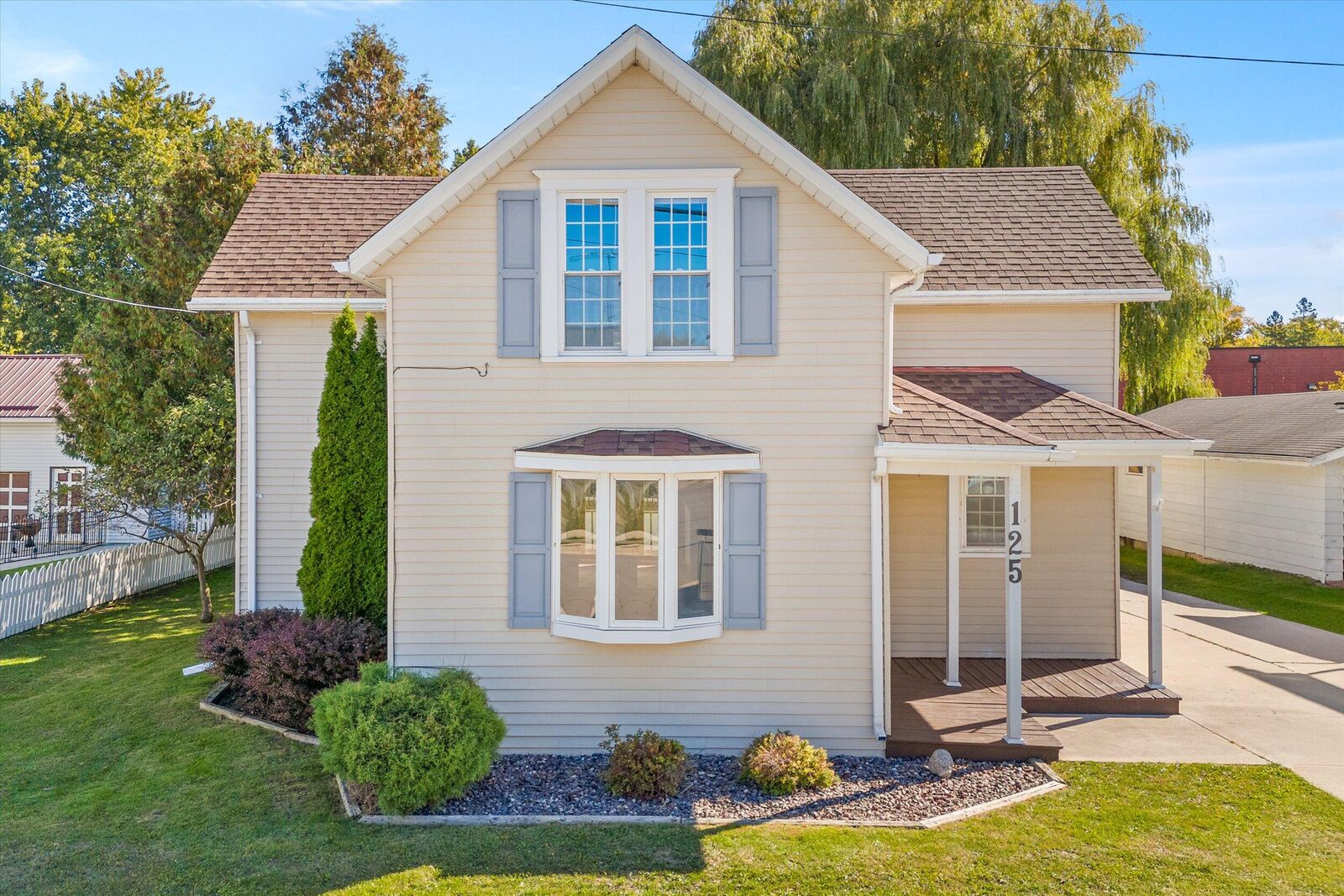 Property Photo:  125 N 10th St  WI 53070 