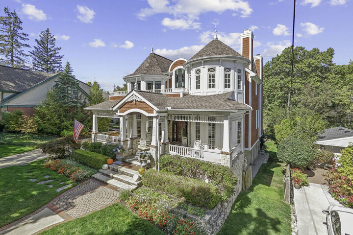 Property Photo:  744 Thayer Boulevard Boulevard  MI 48167 