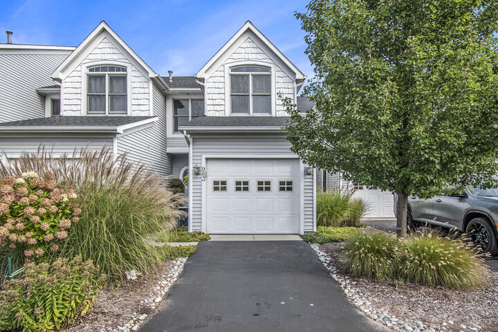 Property Photo: 963 W Savidge Street MI 49456