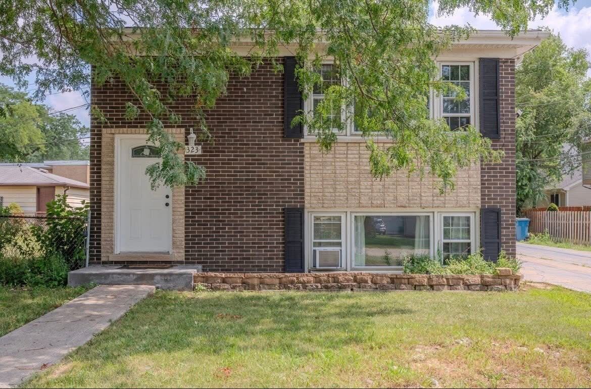 Property Photo: 323 Marshall Road 2 IL 60106