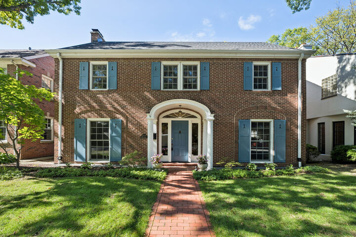 Property Photo:  2754 Ridge Avenue  IL 60201 