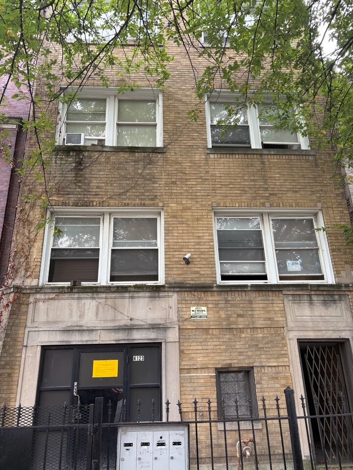 4123 W Washington Boulevard  Chicago IL 60624 photo