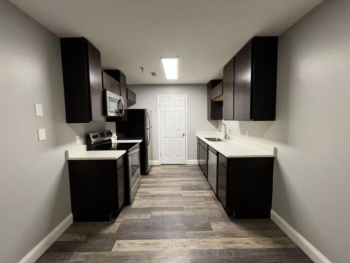 Property Photo:  1360 Brook Street D  IL 60174