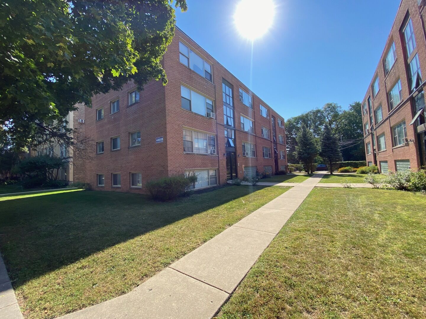 Property Photo:  2241 W Farwell Avenue 2D  IL 60645 