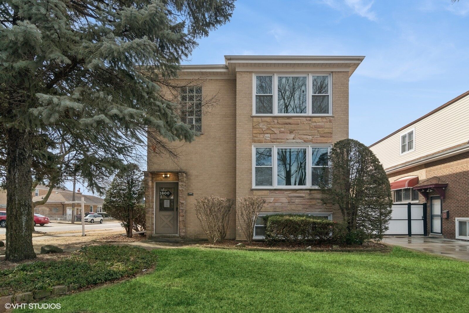 Property Photo:  1600 N 17th Avenue G  IL 60160 