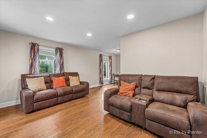 Property Photo:  750 Bristol Avenue  IL 60154 