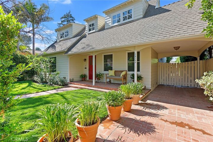 12139 Hollyglen Place  Studio City CA 91604 photo