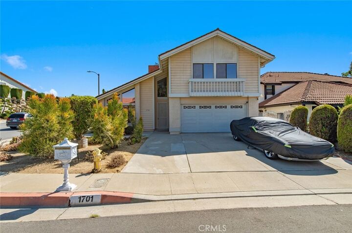 Property Photo: 1701 Via Palermo CA 90640