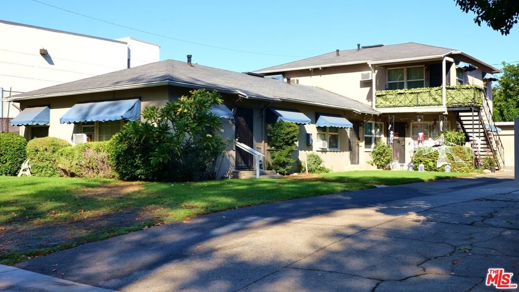 Property Photo: 1105 W Clark Avenue D CA 91506