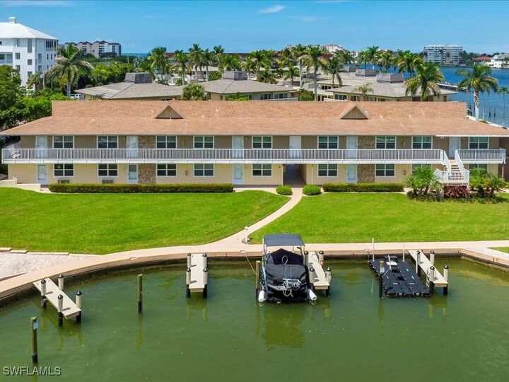 Property Photo:  850 Palm Street E2  FL 34145 