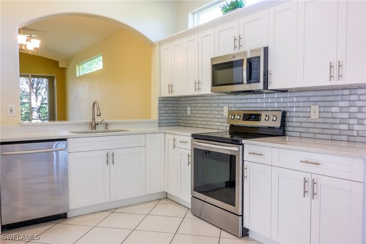 Property Photo: 8771 Ibis Cove Circle FL 34119