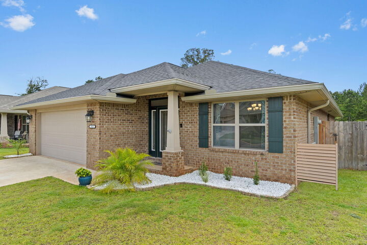 Property Photo:  112 Ridgeway Circle  FL 32536