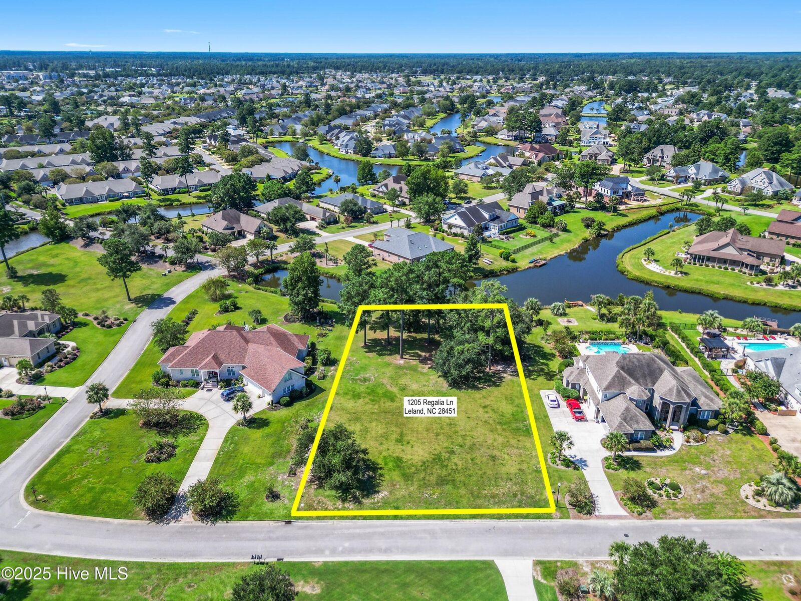 Property Photo:  1205 Regalia Lane  NC 28451 