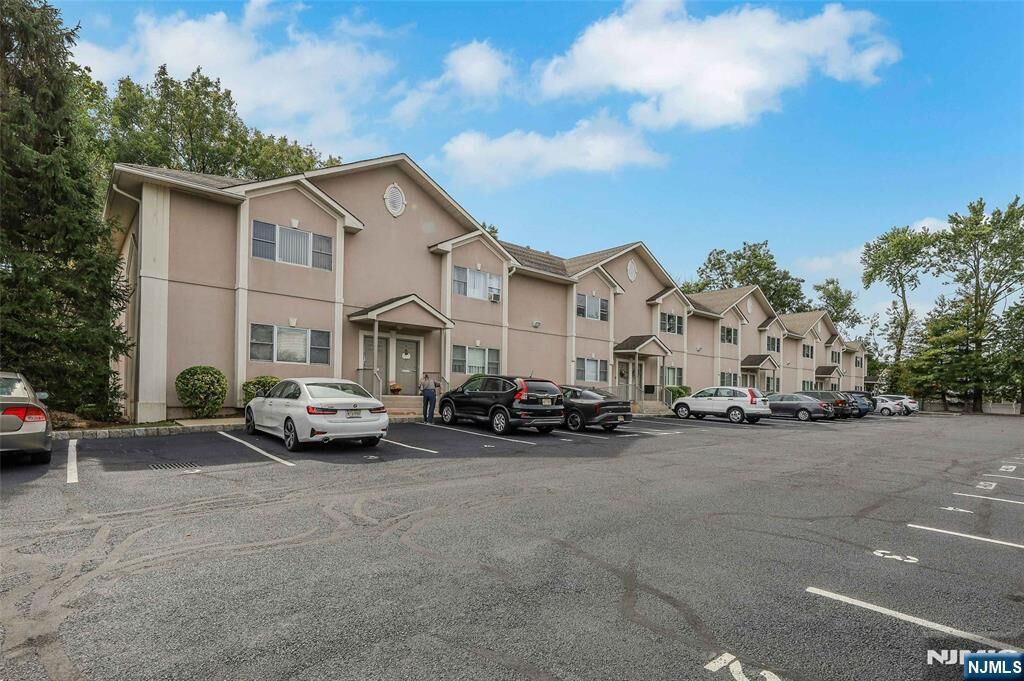 Property Photo:  485 Saddle River Road 1  NJ 07663 