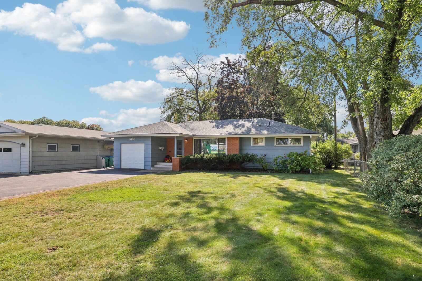 Property Photo:  9109 W 22nd Street  MN 55426 