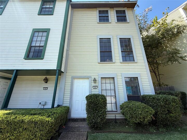Property Photo: 2500 Centenary Boulevard 6 LA 71104