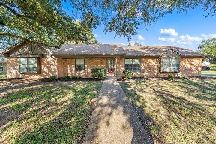 Property Photo: 5312 Links Drive TX 76708