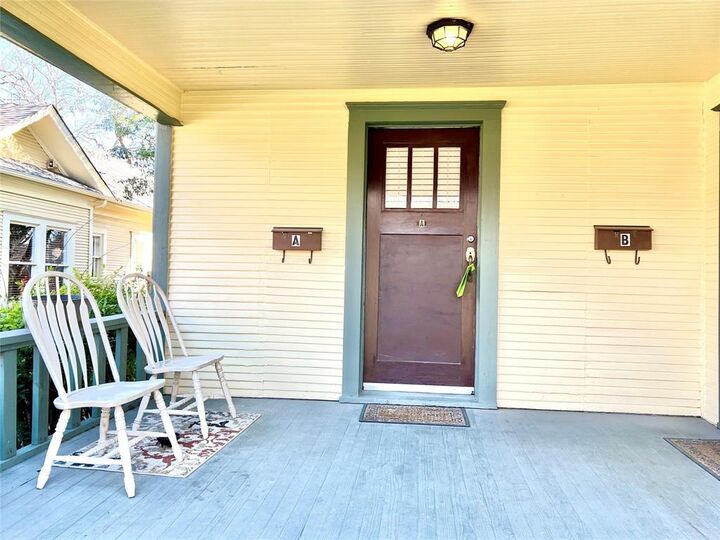 210 S Rosemont Avenue A  Dallas TX 75208 photo