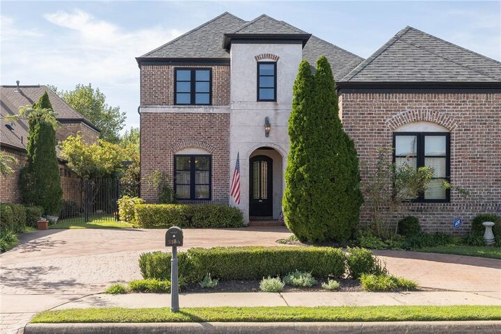 Property Photo: 5584 Cordell Drive AR 72704