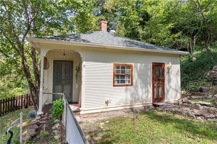 Property Photo: 17 Flint Street AR 72632