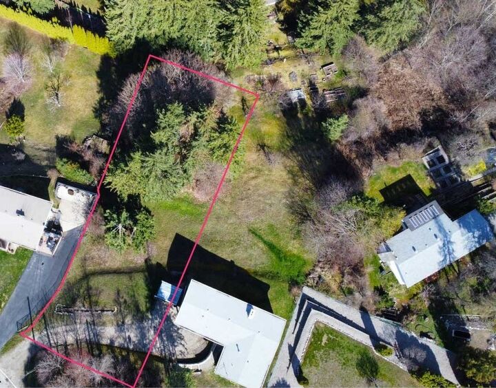 1711 12 Avenue SE  Salmon Arm BC V1E 2E4 photo