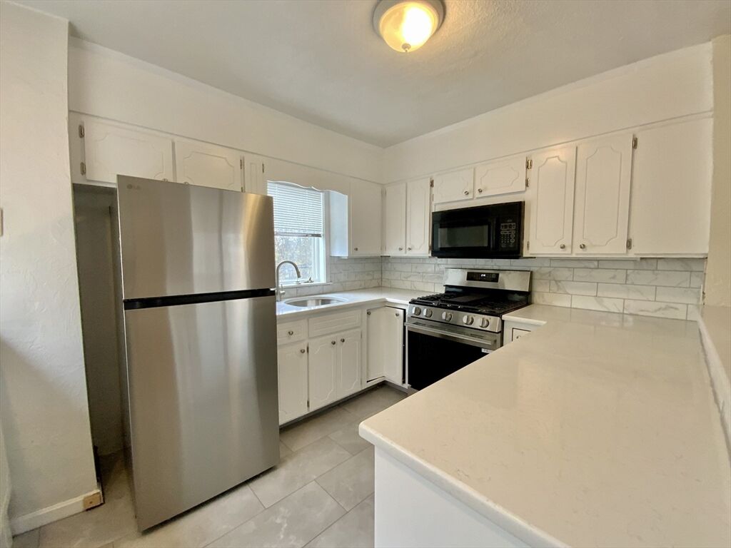 Property Photo:  67 Bow St 2  MA 02474 