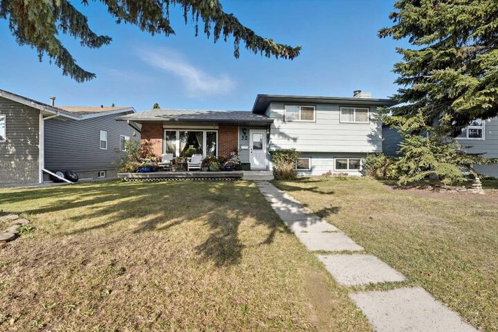 52 Olsen Street  Red Deer AB T4P 1S5 photo