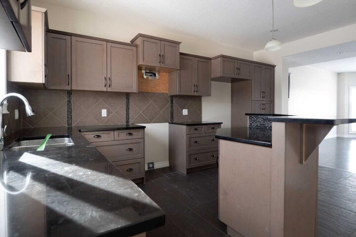 Property Photo:  458 Walnut Crescent  AB T9K 0M9 
