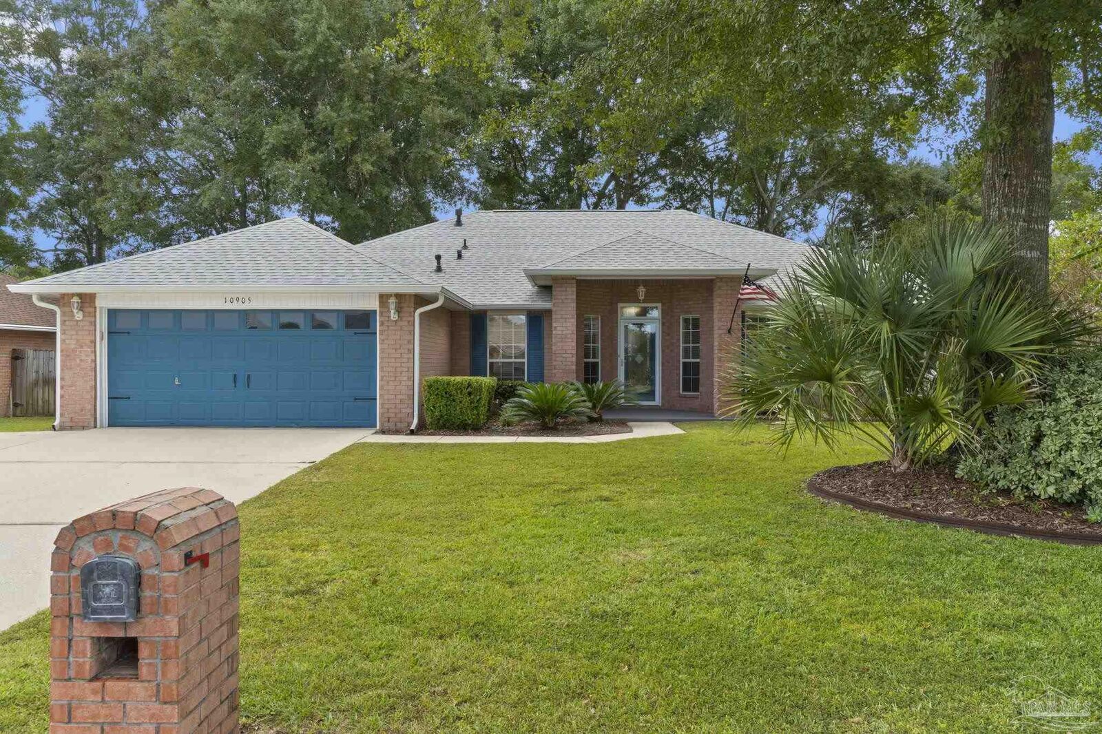 Property Photo:  10905 Trellis Ln  FL 32526