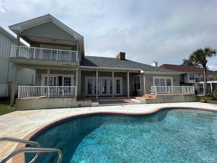 Property Photo: 1098 Harbor Ln FL 32563