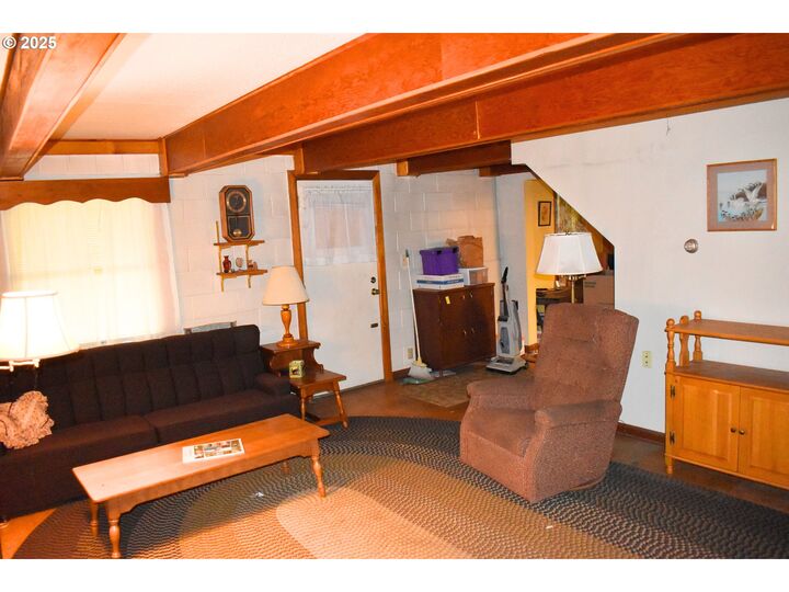 Property Photo:  12624 SE Powell Blvd  OR 97236 