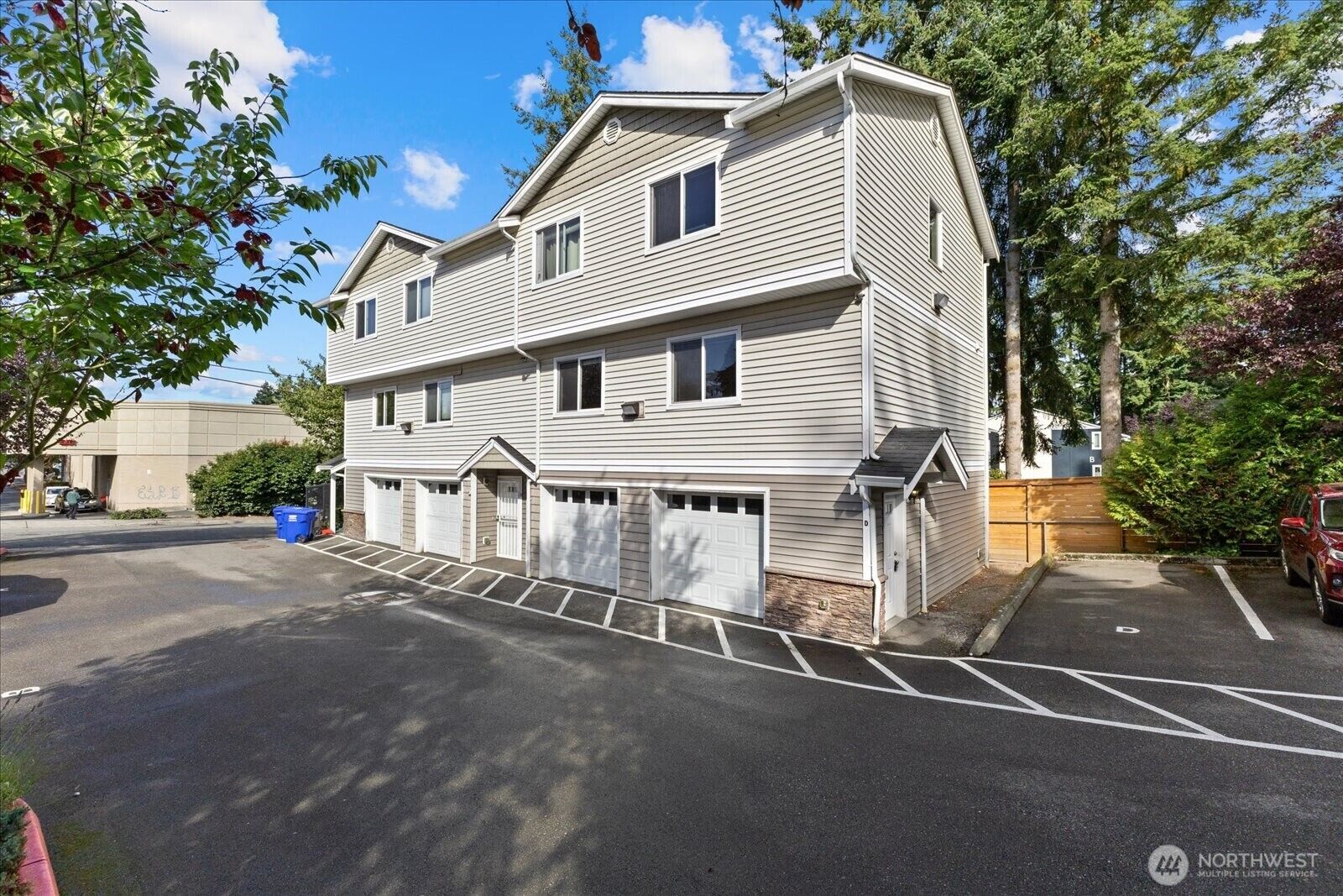 Property Photo: 6905 Rainier Dr E #2D WA 98203
