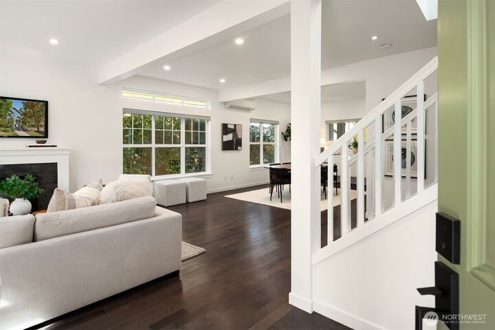 Property Photo:  1912 NE Kincaid Walk  WA 98029 