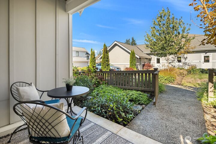 Property Photo: 22773 SE 14th Court 10 WA 98075
