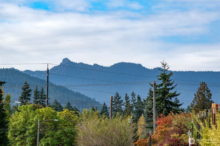 Property Photo:  1204 S Oak Street  WA 98362 