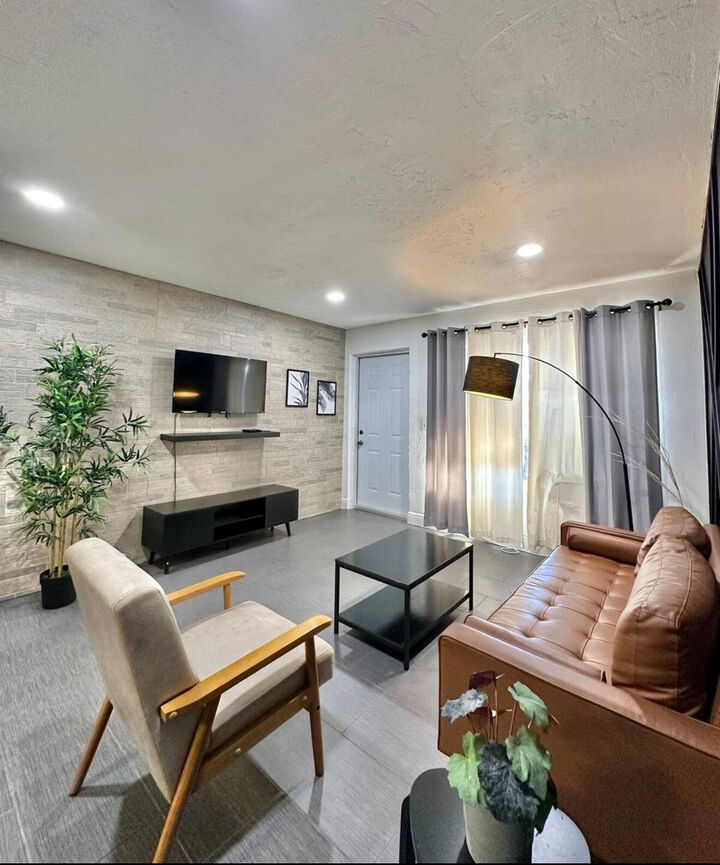 Property Photo:  1501 N Federal Highway 3  FL 33460 