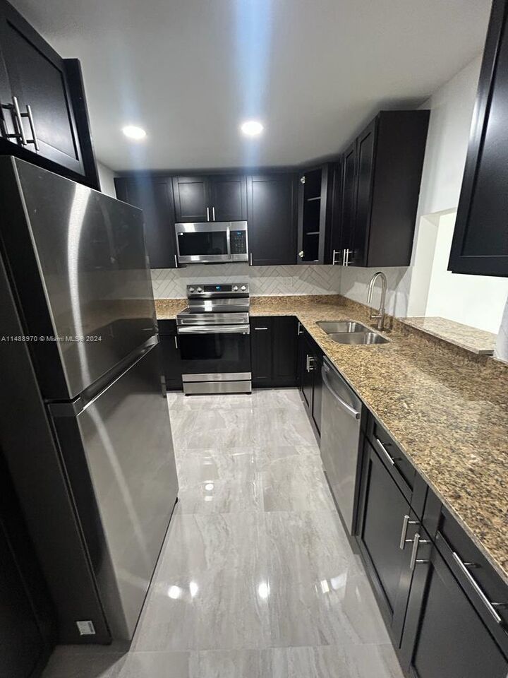 4314 NW 9th Avenue 4-3A  Deerfield Beach FL 33064 photo