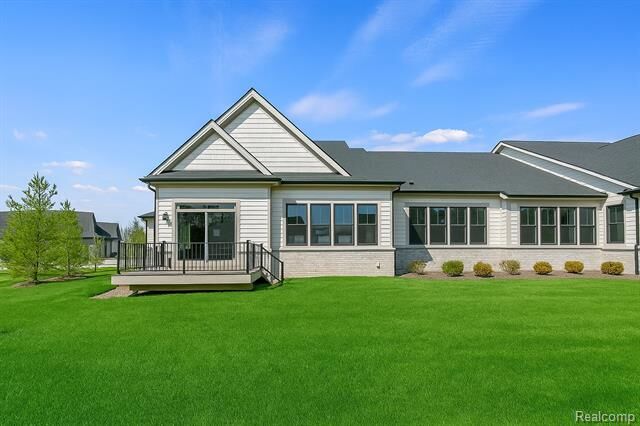 Property Photo:  3077 Claret Lane  MI 48309 