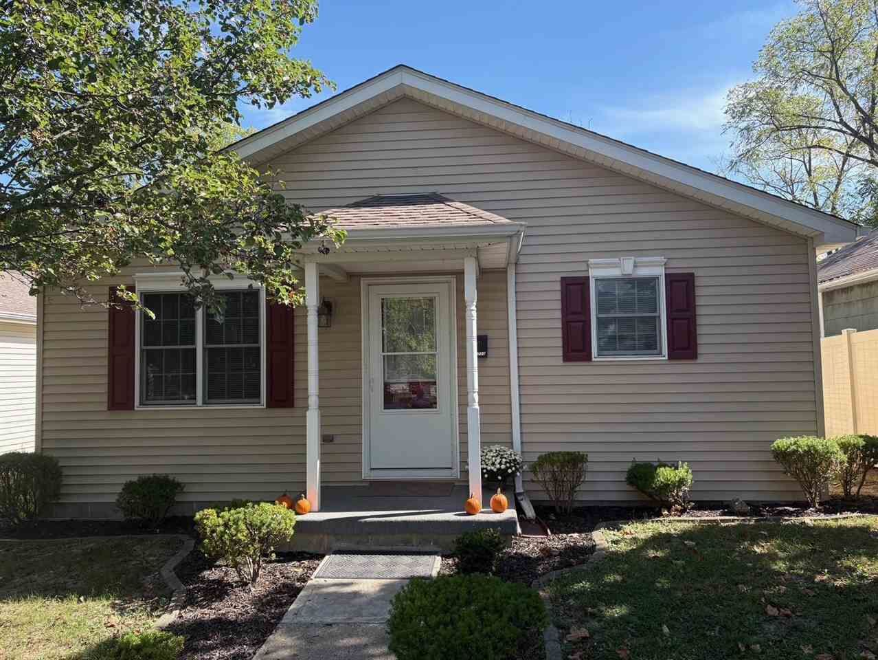 Property Photo:  1738 Morton Street  IN 47362 