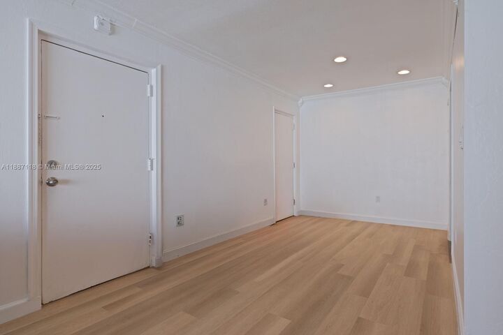 Property Photo: 10816 N Kendall Dr R16 FL 33176