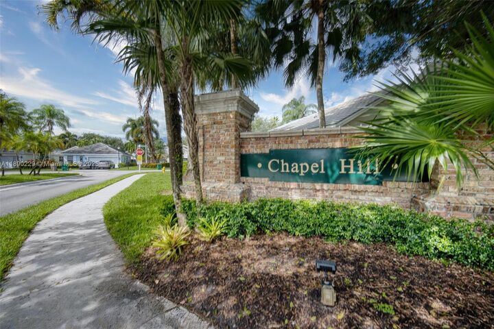 Property Photo: 2913 Myrtle Oak Cir FL 33328