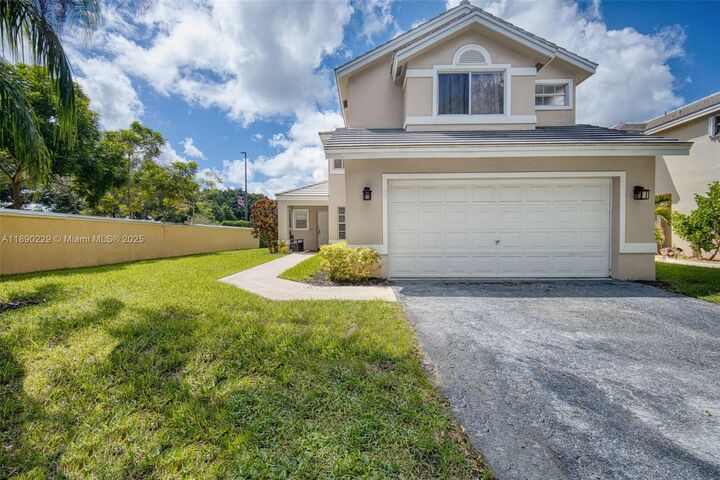Property Photo: 2913 Myrtle Oak Cir FL 33328