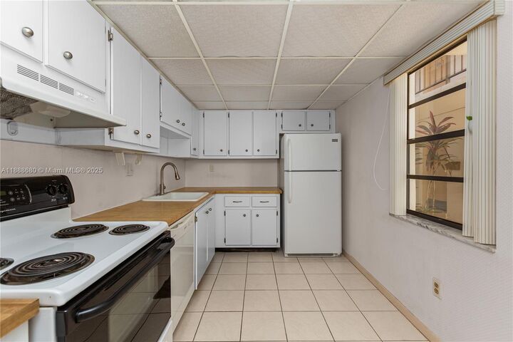 Property Photo: 8277 SW 128th St 108 FL 33156