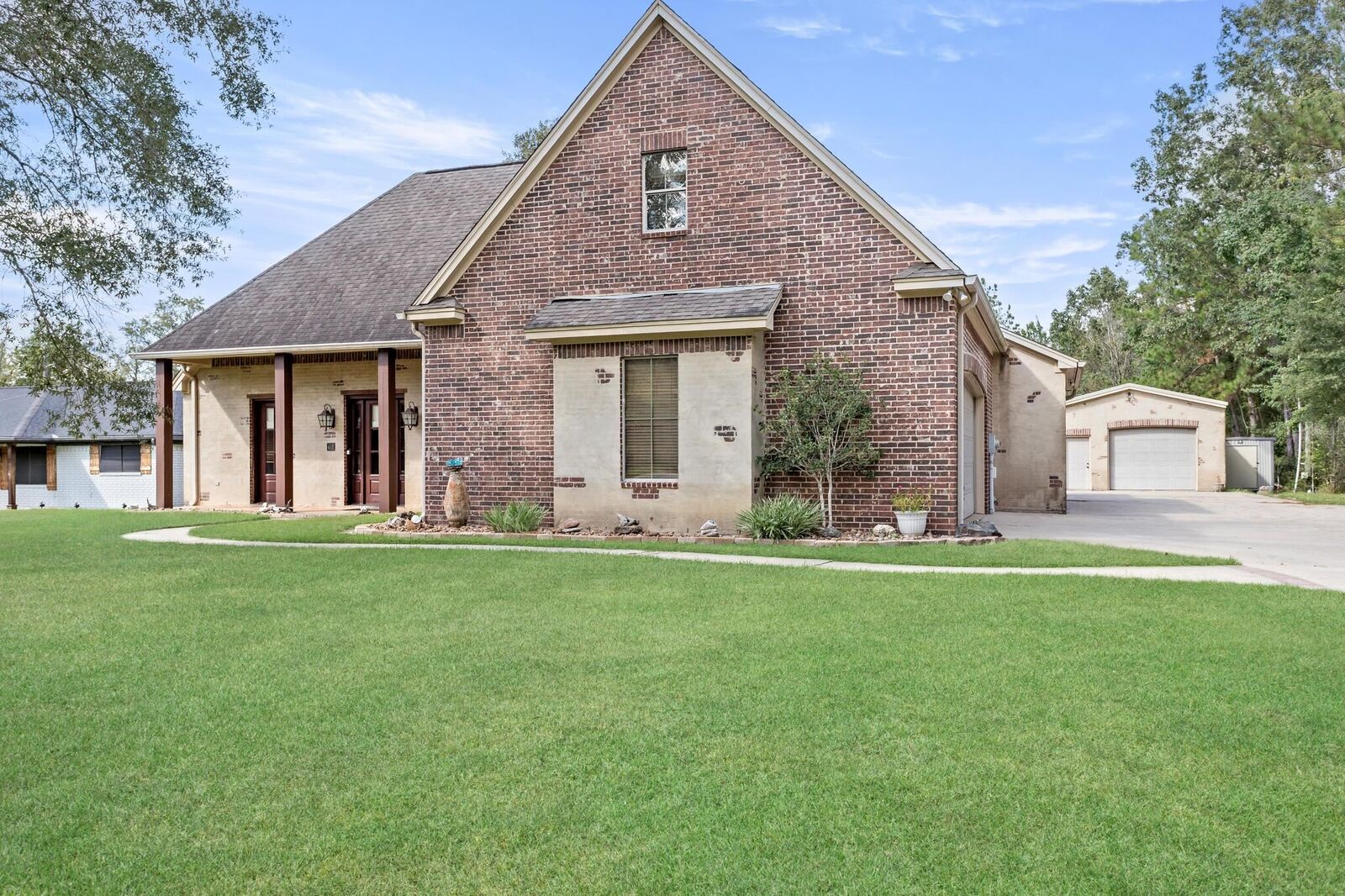 Property Photo:  418 Pinemont  TX 77659 