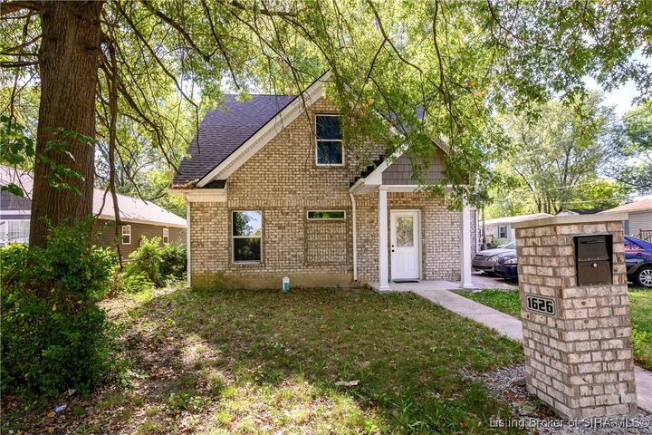Property Photo:  1626 Kehoe Lane  IN 47130