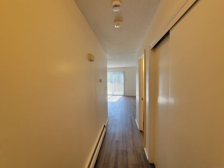 Property Photo: 48 Sutton Place 48 CT 06002